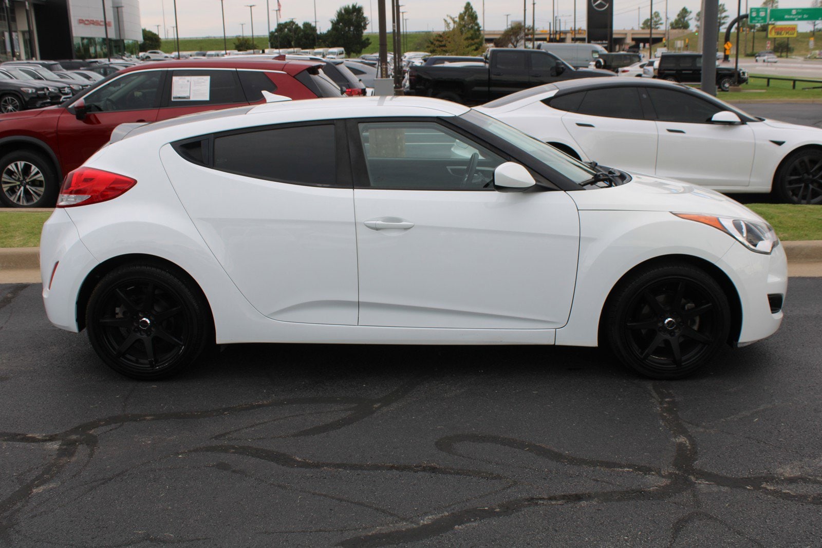 Used 2016 Hyundai Veloster Base with VIN KMHTC6AD2GU291382 for sale in Tulsa, OK