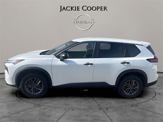 2025 Nissan Rogue S photo 2