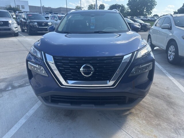 2021 Nissan Rogue SV photo 2