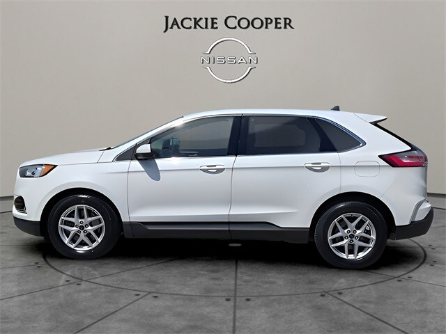 2021 Ford Edge SEL photo 2