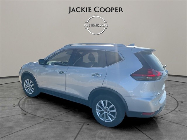2020 Nissan Rogue SV photo 3