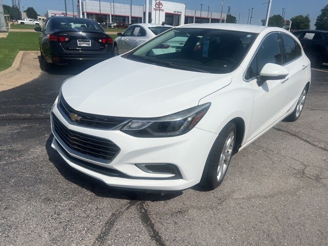 2017 Chevrolet Cruze Premier photo 4