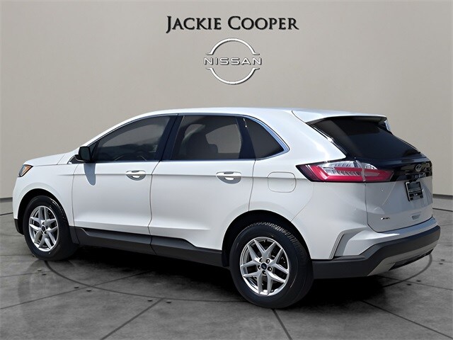 2021 Ford Edge SEL photo 3