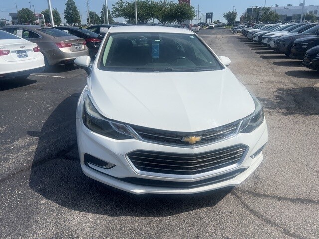 2017 Chevrolet Cruze Premier photo 3