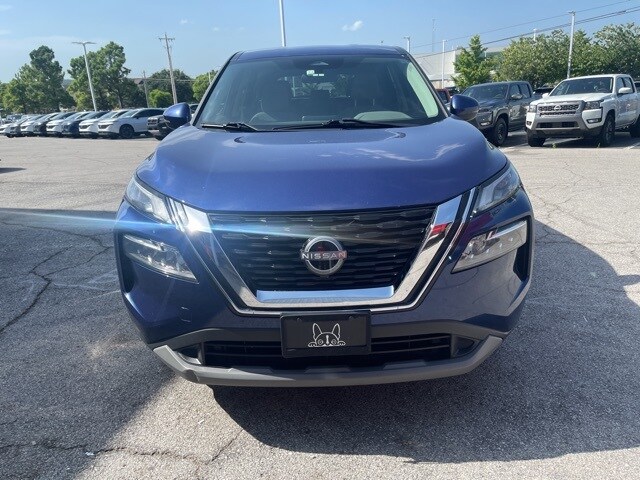 2023 Nissan Rogue SV photo 2