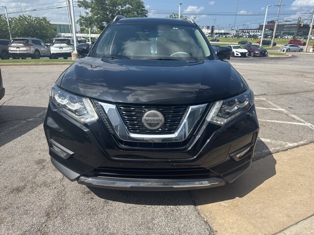 2019 Nissan Rogue SL photo 2