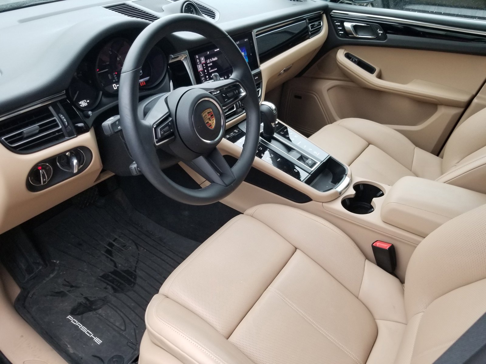 2025 Porsche Macan Base photo 4