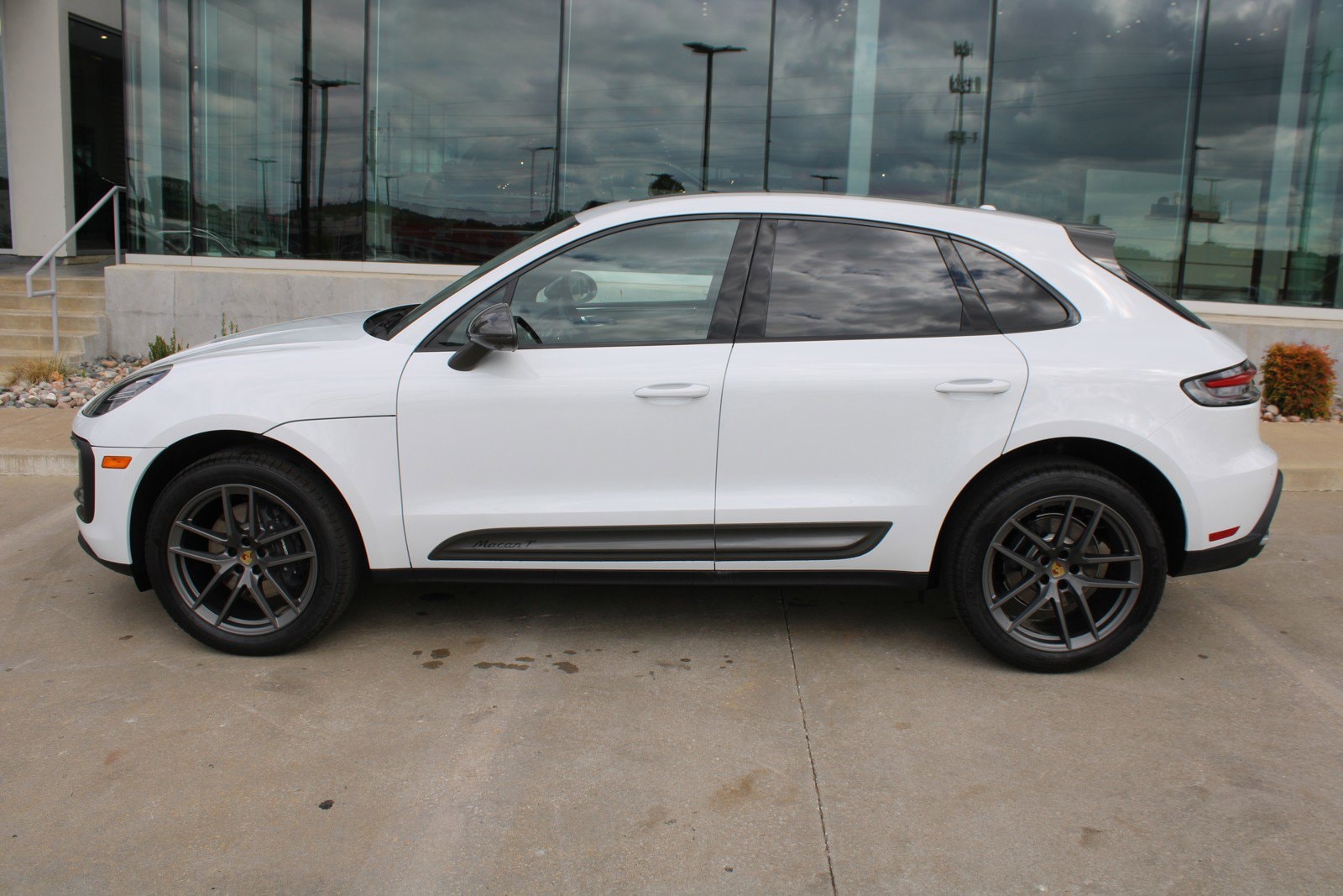 Certified 2025 Porsche Macan T with VIN WP1AA2A55SLB01039 for sale in Tulsa, OK