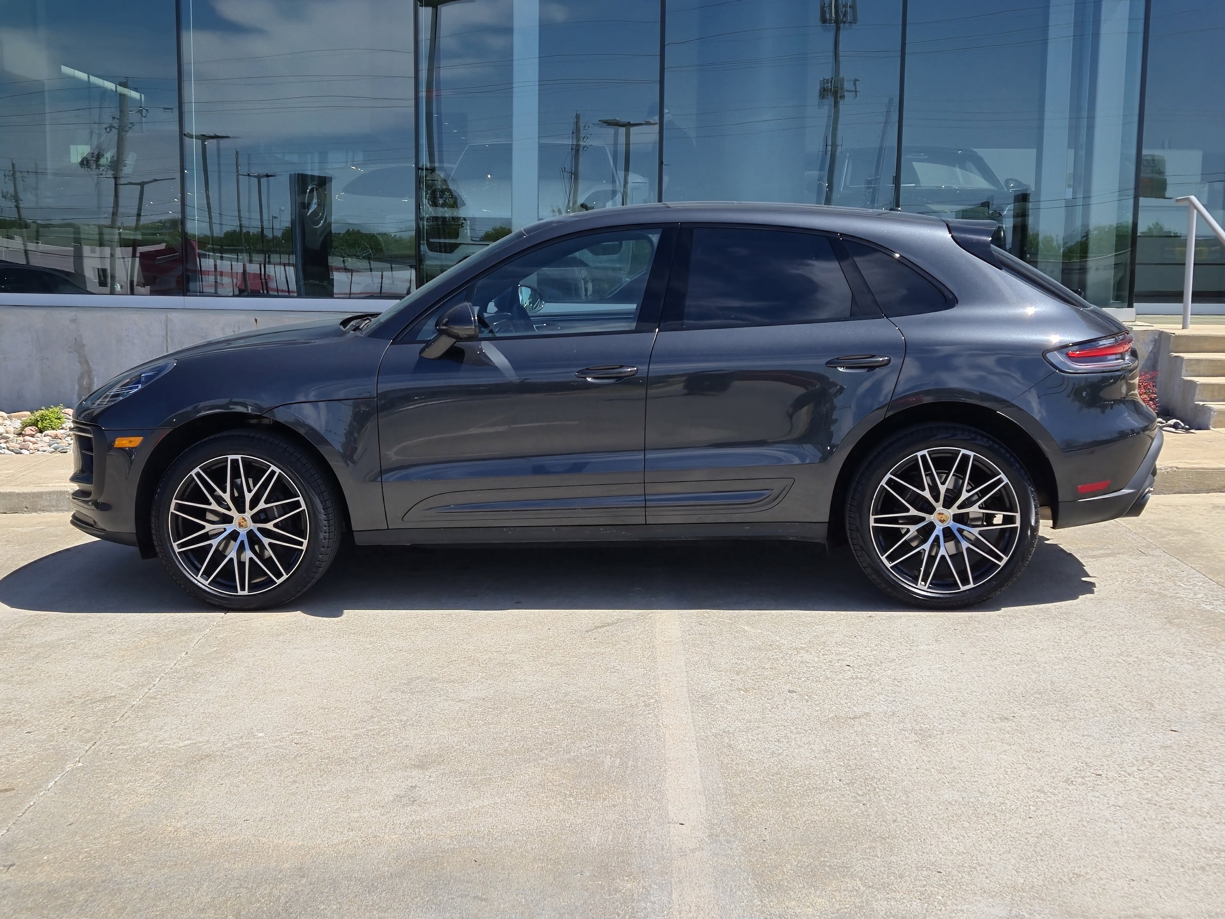 Certified 2022 Porsche Macan Base with VIN WP1AA2A57NLB08742 for sale in Tulsa, OK