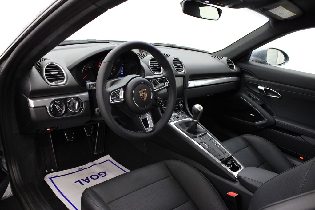 2025 Porsche Cayman GTS 4.0 photo 4