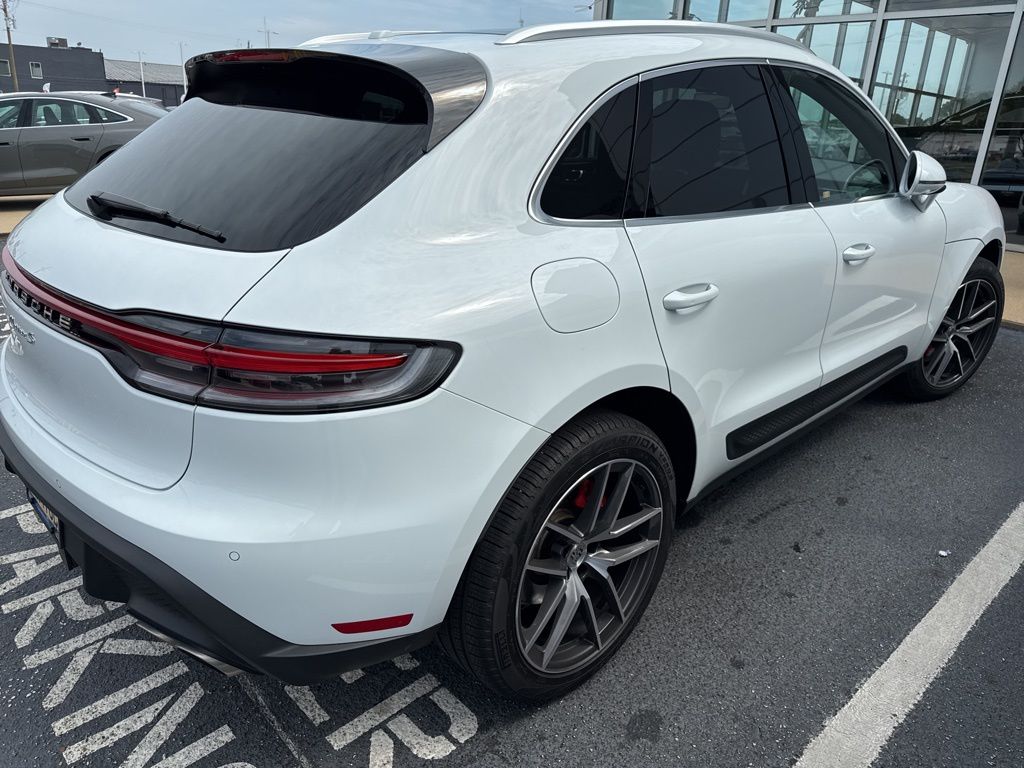 2024 Porsche Macan S photo 3
