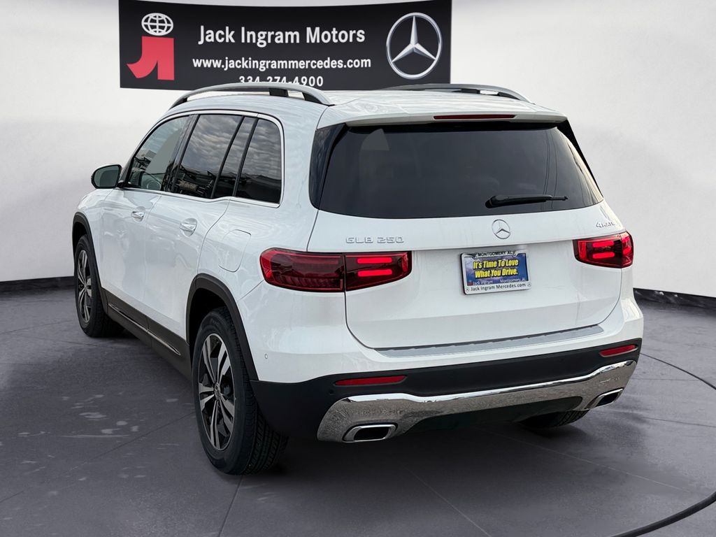 2026 Mercedes-Benz GLB GLB 250 - Photo 3