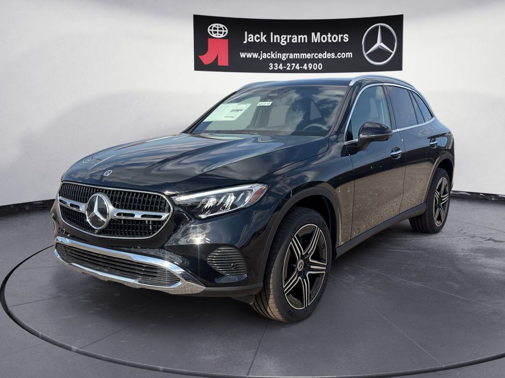 2026 Mercedes-Benz GLC GLC 300's photo