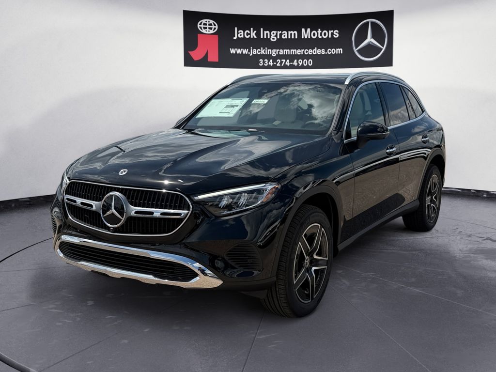 2026 Mercedes-Benz GLC GLC 300's photo