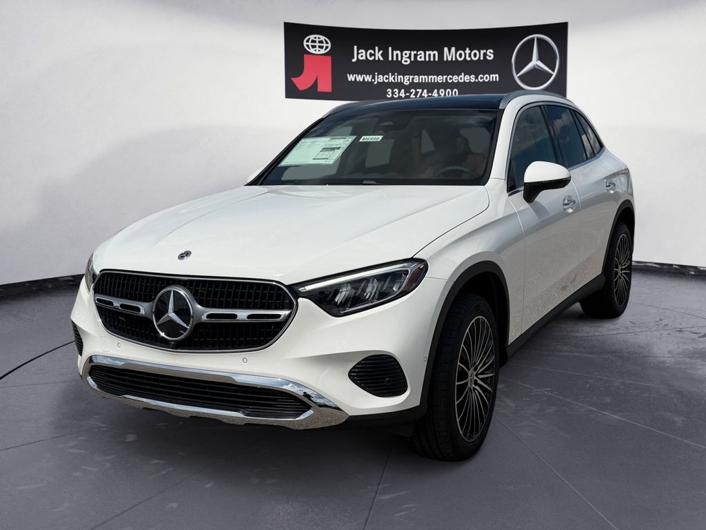 2026 Mercedes-Benz GLC GLC 300's photo