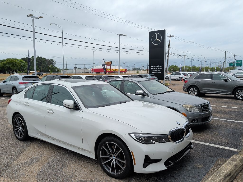 2020 BMW 3 Series 330i xDrive Sedan's photo