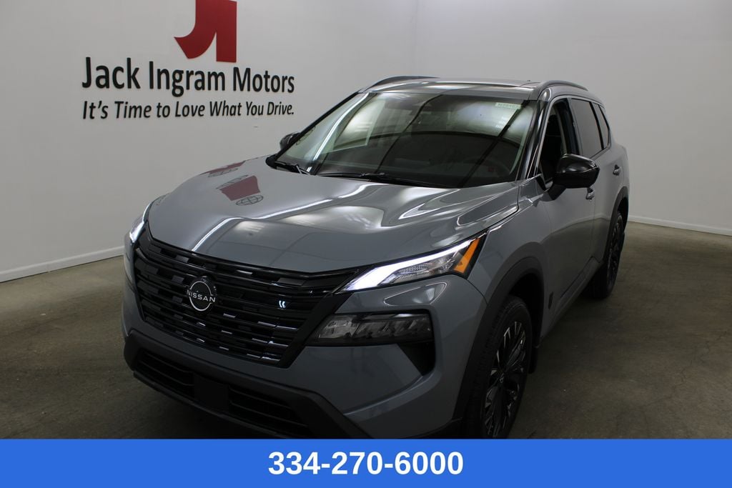 2026 Nissan Rogue Dark Armor's photo