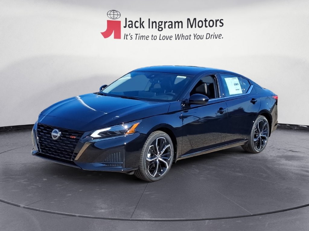 Used 2025 Nissan Altima SR Sedan