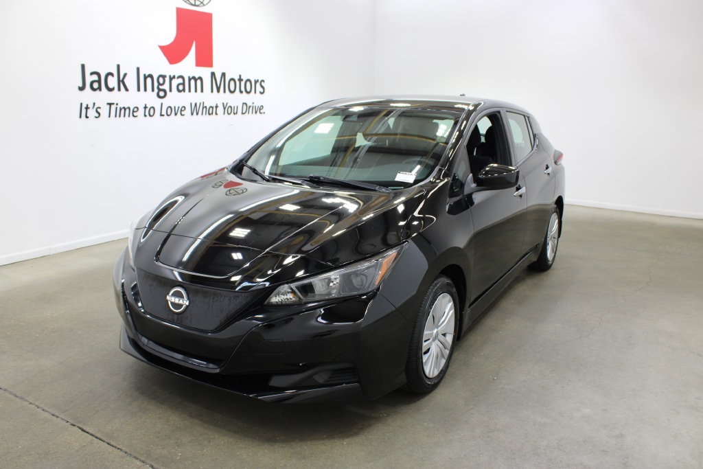Used 2025 Nissan LEAF S Hatchback