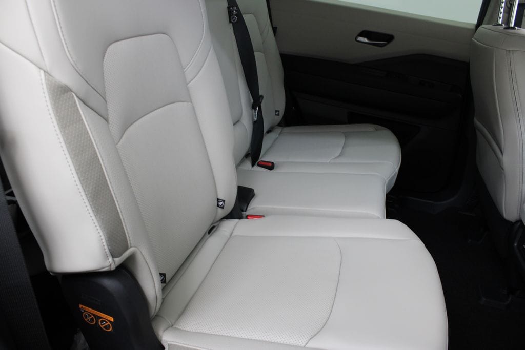 2026 Nissan Pathfinder SL - Photo 18