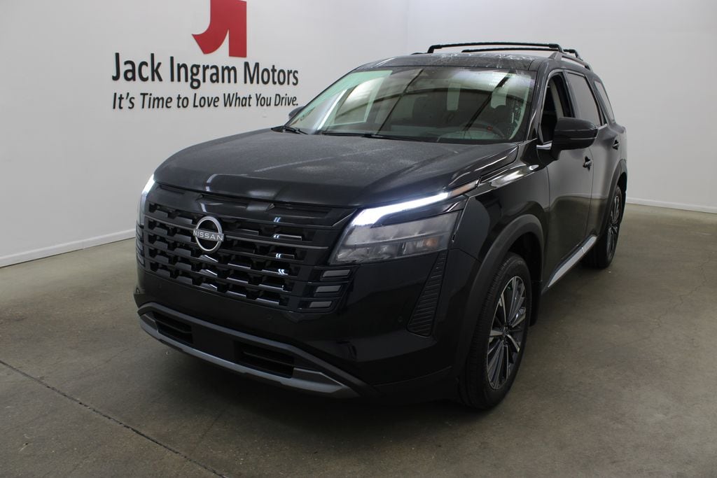 New 2026 Nissan Pathfinder Platinum SUV