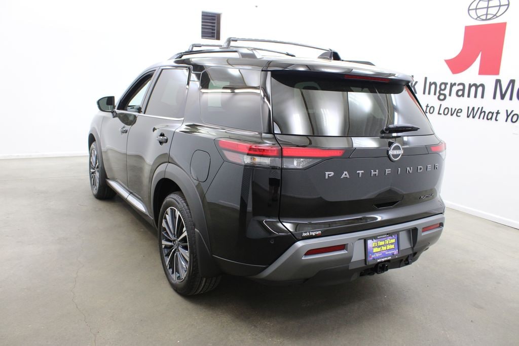 New 2026 Nissan Pathfinder Platinum SUV