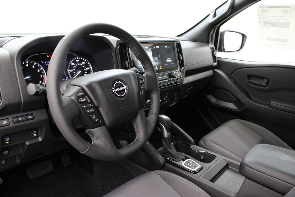 2026 Nissan Frontier SV - Photo 14
