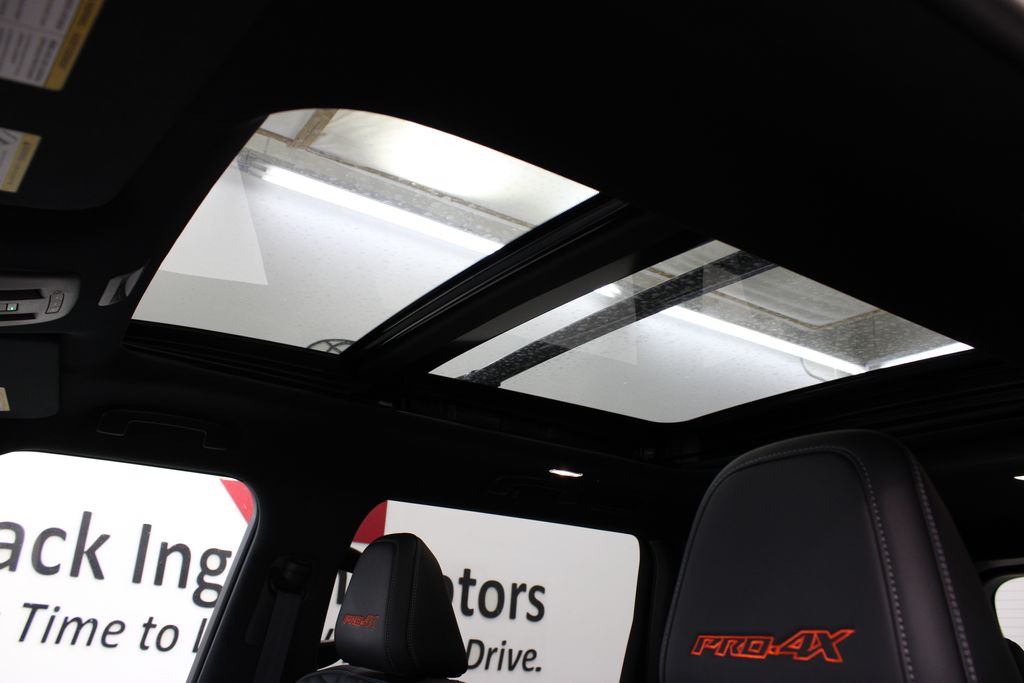 2026 Nissan Armada PRO-4X - Photo 13