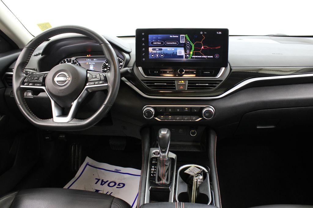 2023 Nissan Altima SR - Photo 9
