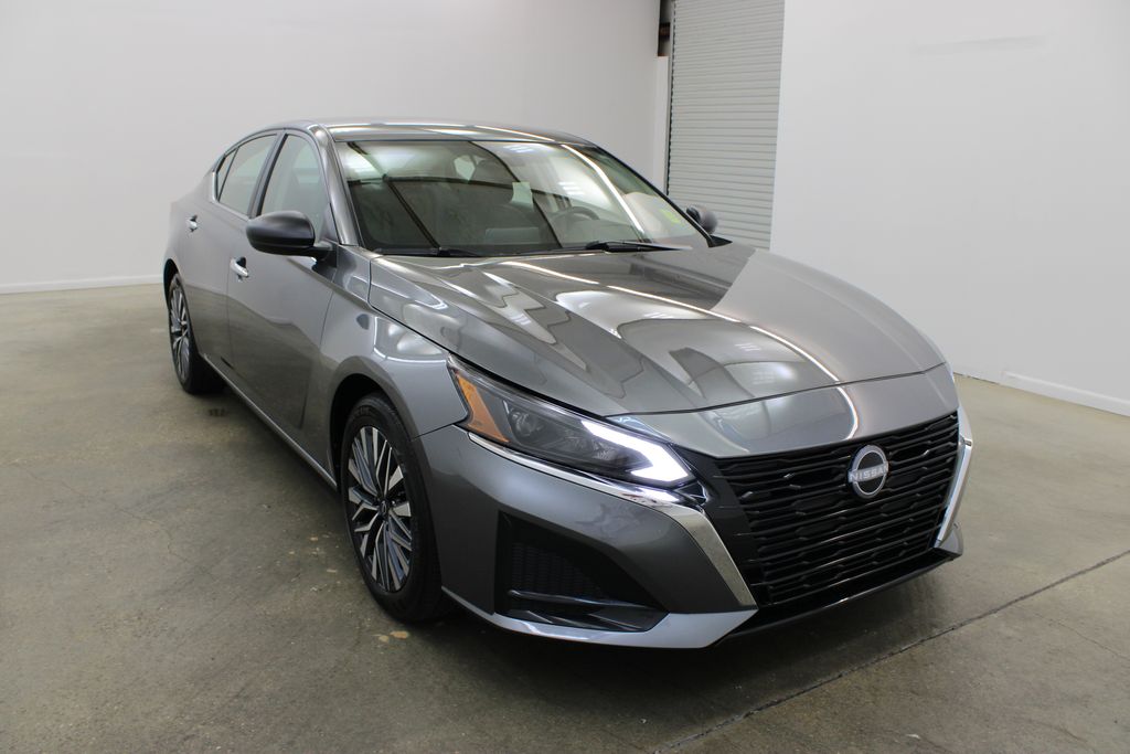 2025 Nissan Altima SV - Photo 6