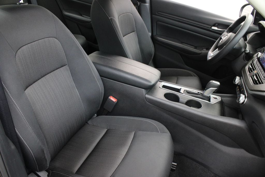 2025 Nissan Altima SV - Photo 23