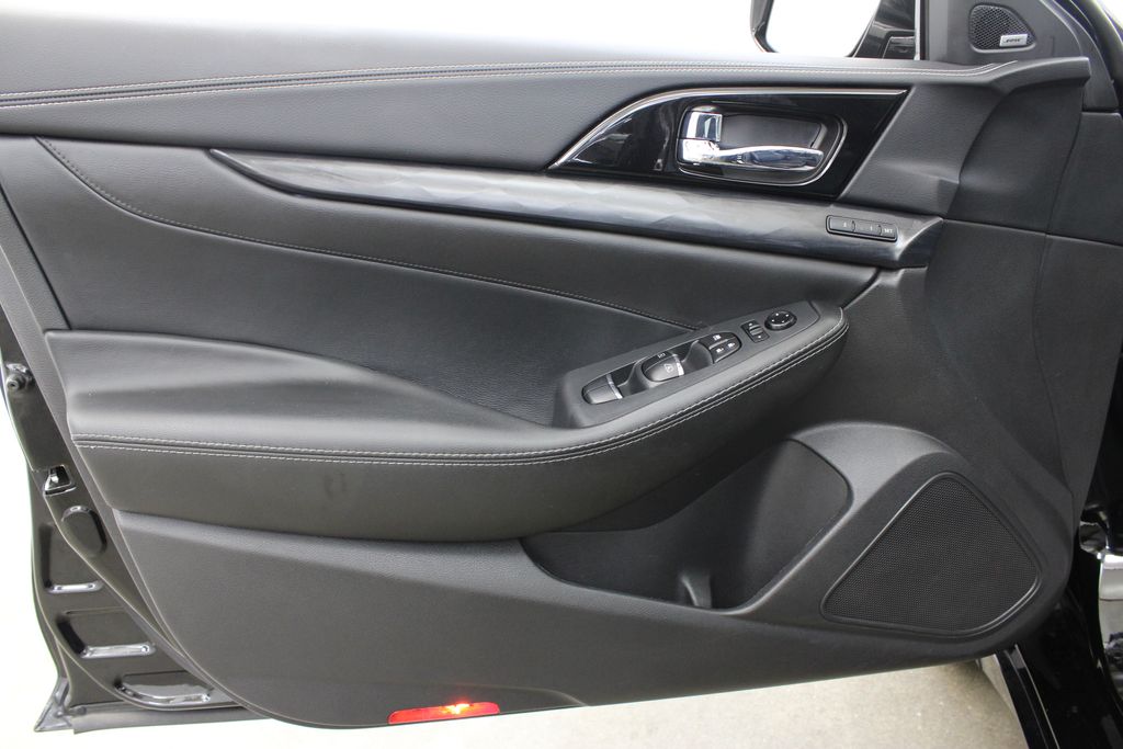 2023 Nissan Maxima Platinum - Photo 19