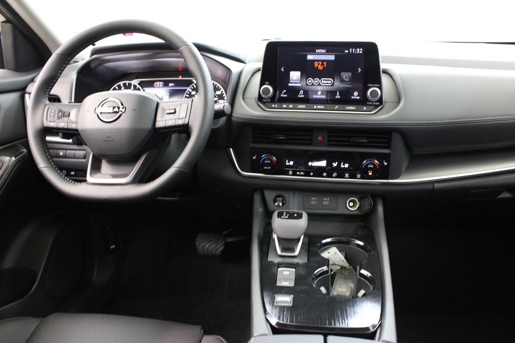 2026 Nissan Rogue Dark Armor - Photo 9