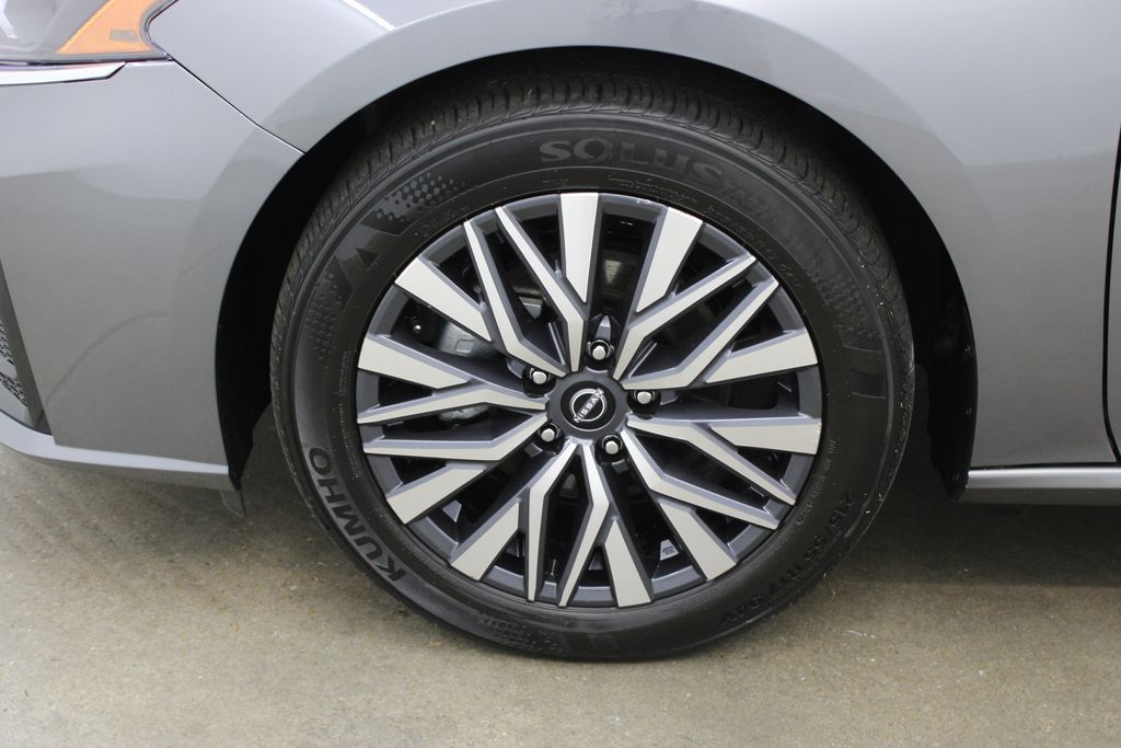 2025 Nissan Altima SV - Photo 27