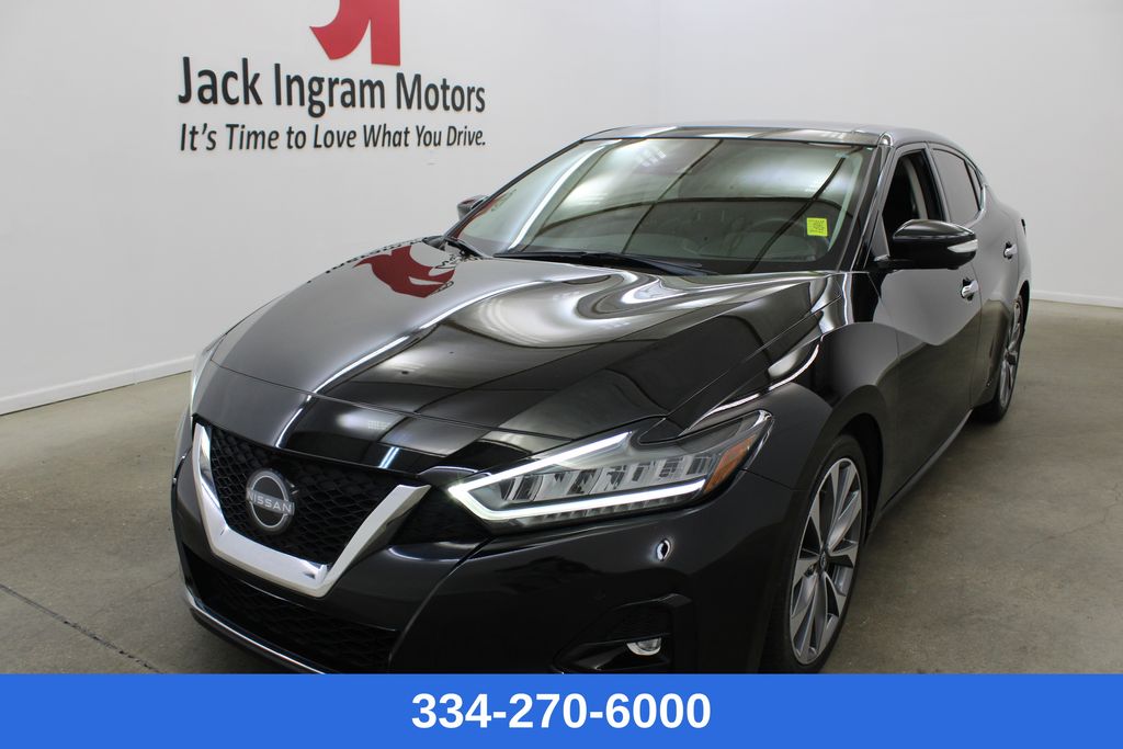 2023 Nissan Maxima Platinum's photo