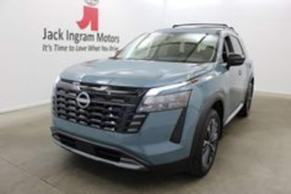 New 2026 Nissan Pathfinder Platinum SUV
