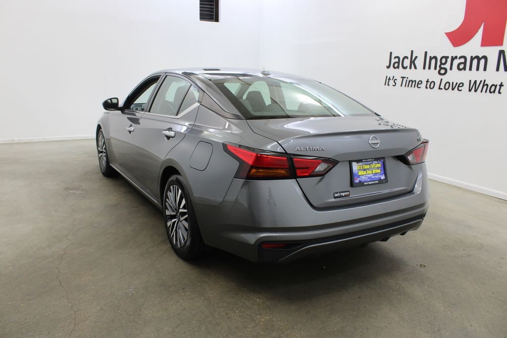 Used 2024 Nissan Altima 2.5 SV Sedan