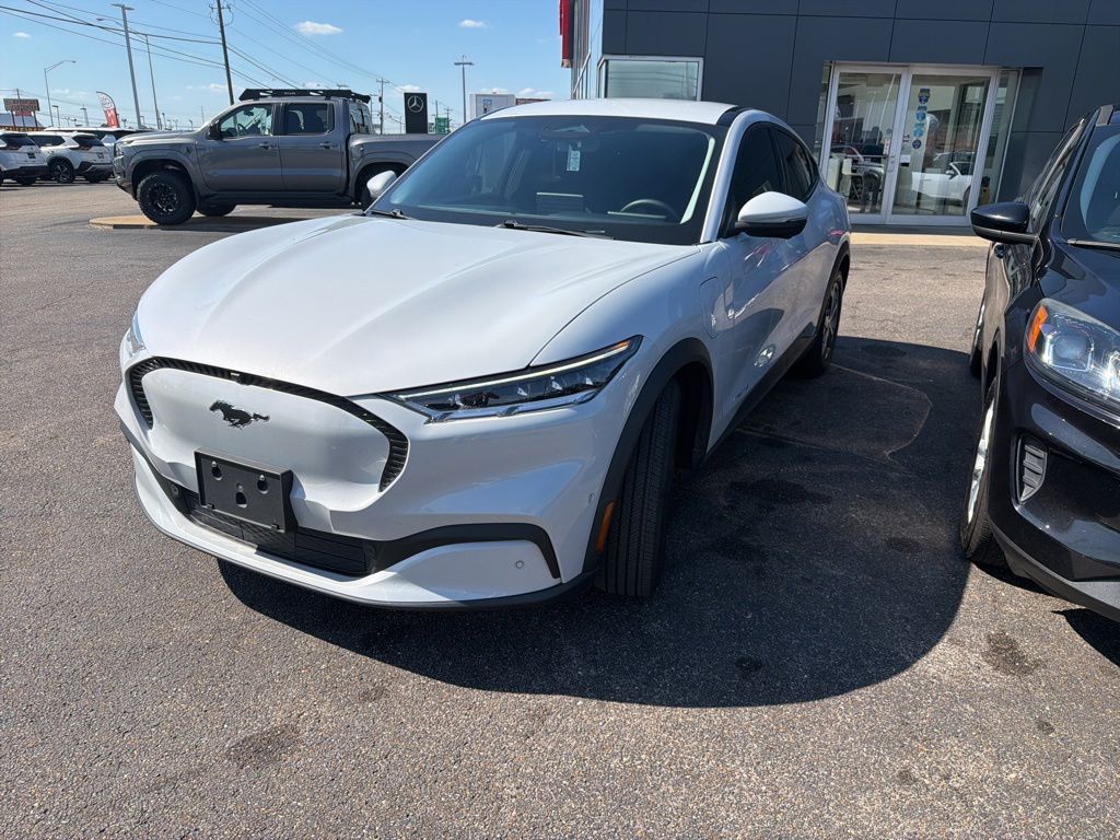 2021 Ford Mustang-Mach-e Select's photo