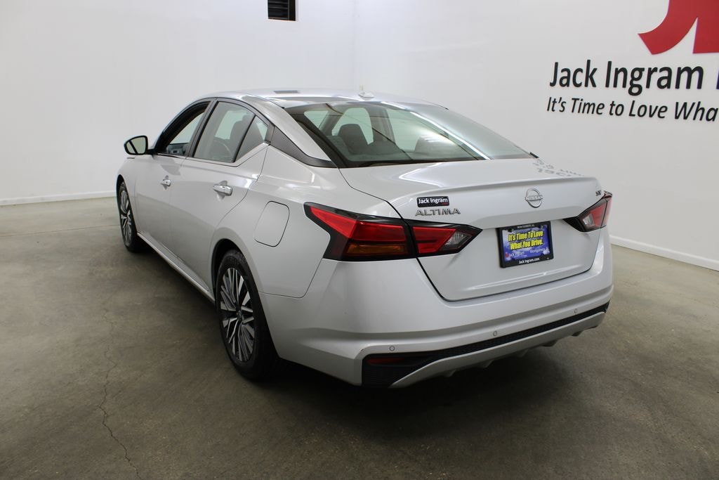 Used 2024 Nissan Altima 2.5 SV Sedan