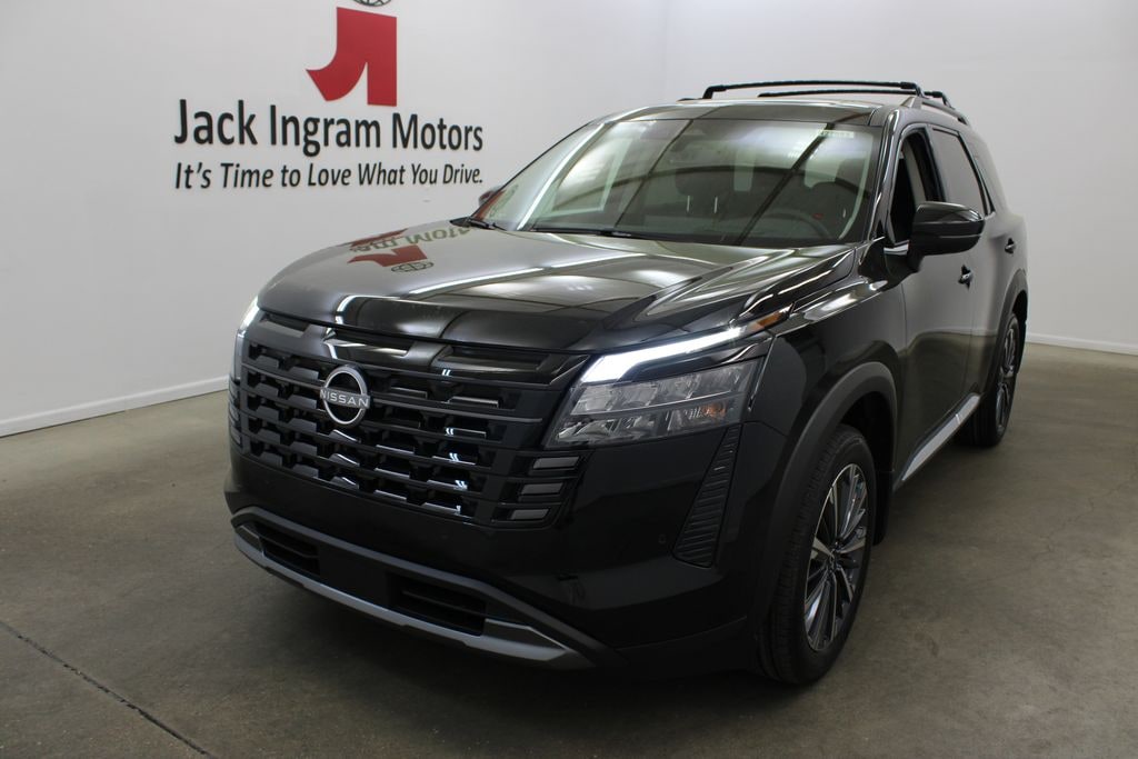 New 2026 Nissan Pathfinder Platinum SUV
