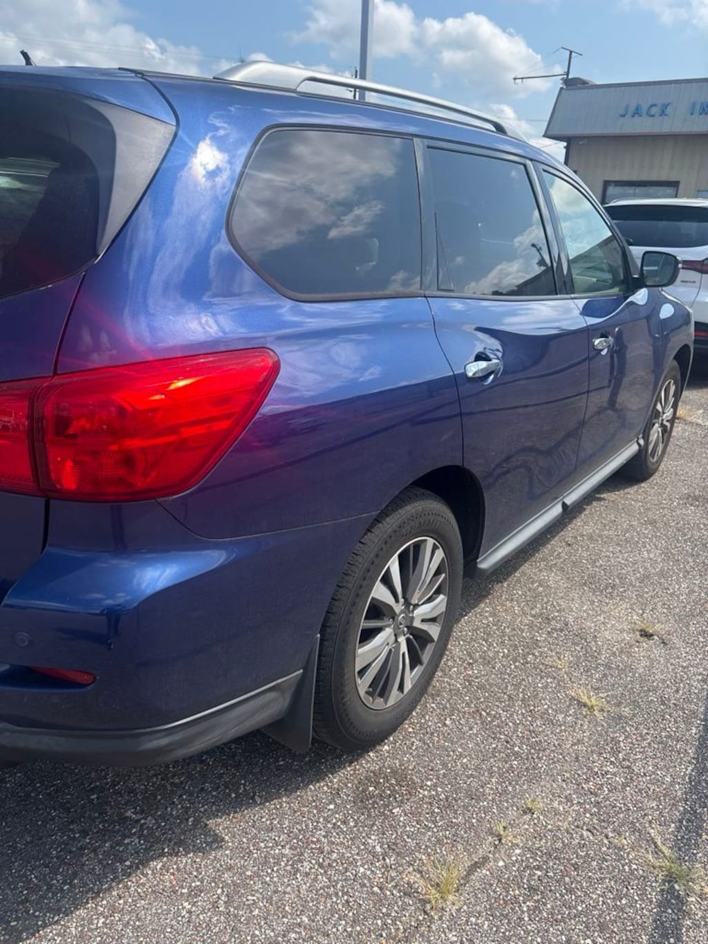 Used 2018 Nissan Pathfinder SV SUV