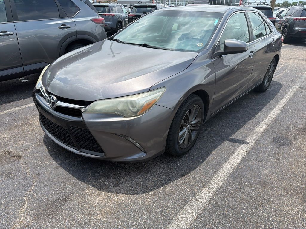 Used 2017 Toyota Camry SE Sedan