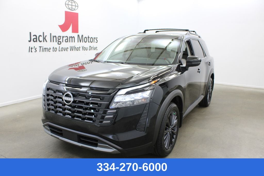2026 Nissan Pathfinder SL 2WD's photo