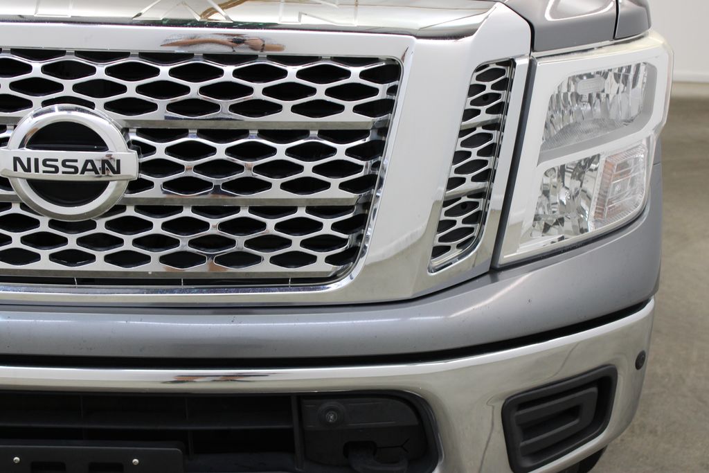 2019 Nissan Titan SV - Photo 8