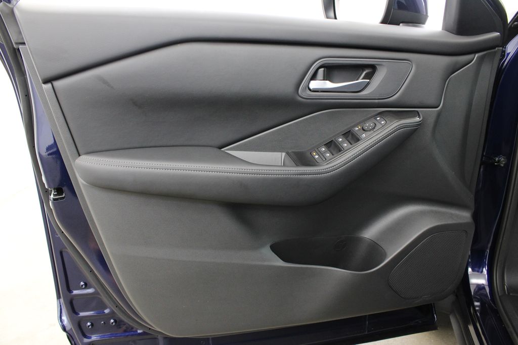 2026 Nissan Rogue SV - Photo 16