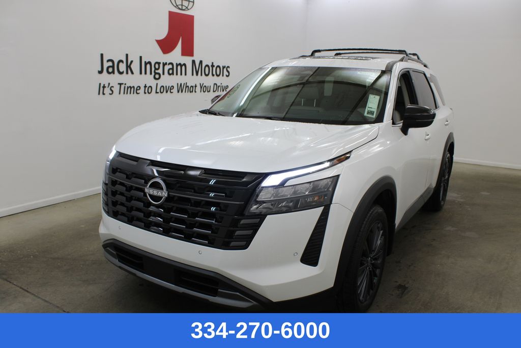 2026 Nissan Pathfinder SL 2WD's photo