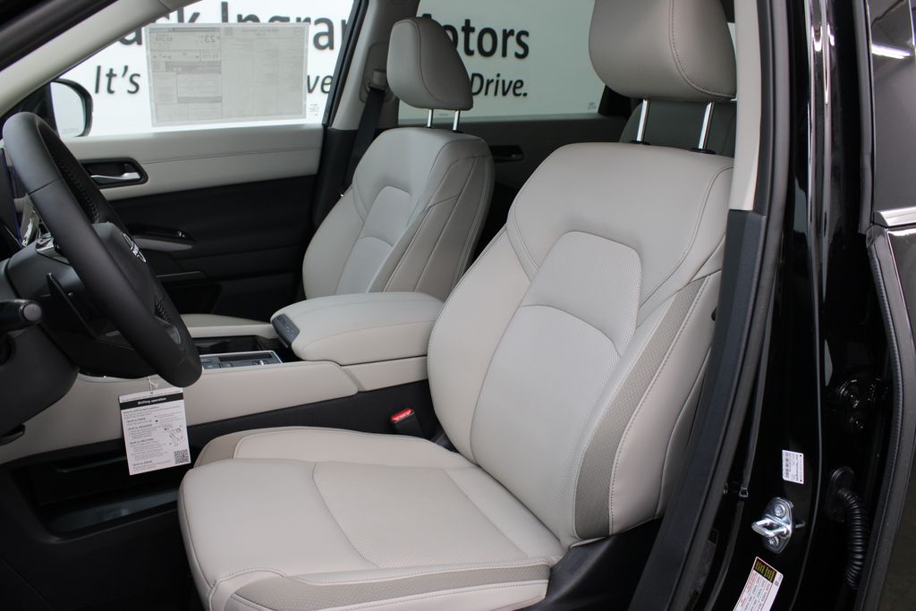 2026 Nissan Pathfinder SL - Photo 13
