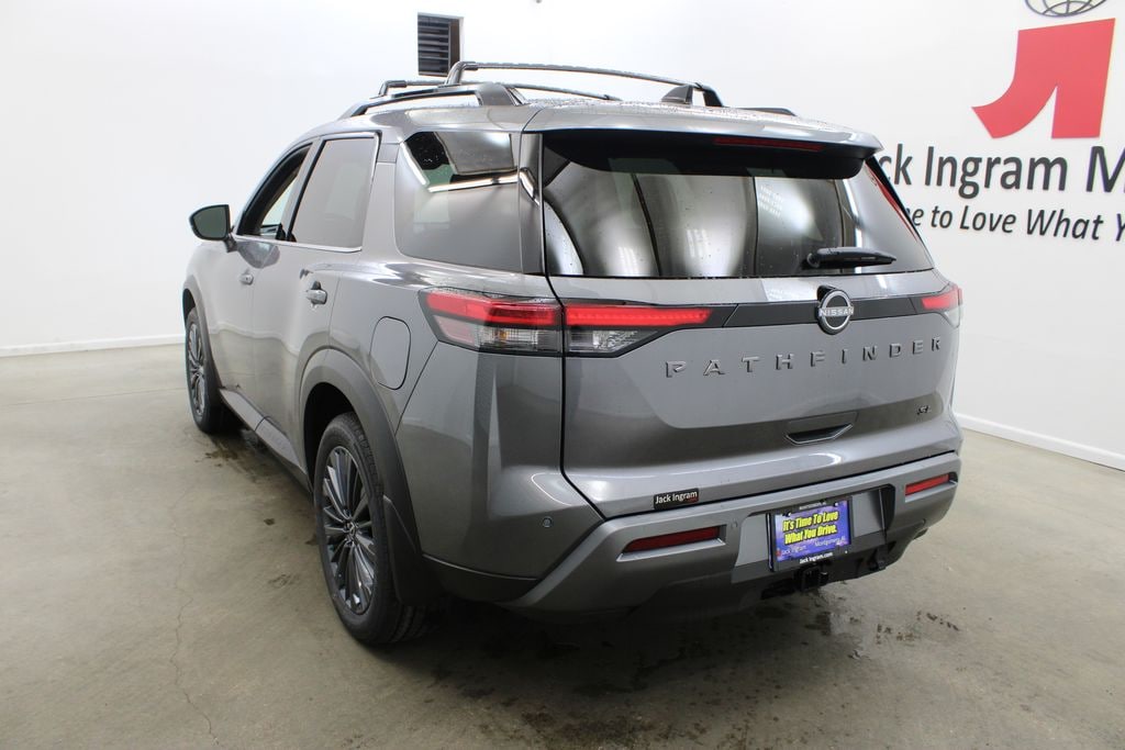 New 2026 Nissan Pathfinder SL SUV