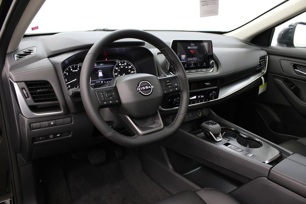 2026 Nissan Rogue Dark Armor - Photo 15