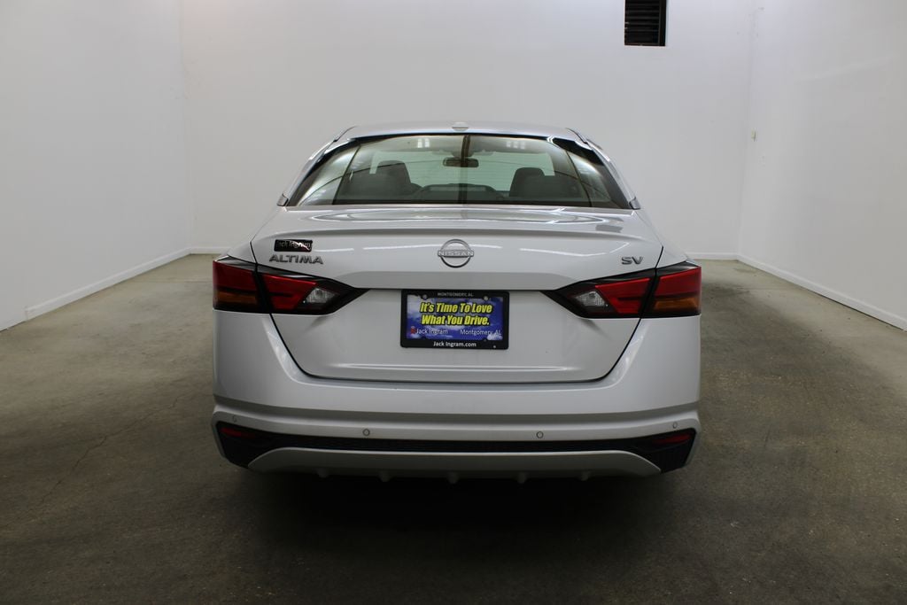Used 2024 Nissan Altima 2.5 SV Sedan